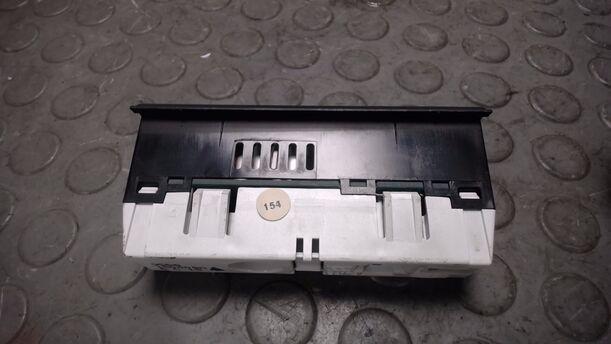 Foto: UHR eines Ford Mondeo