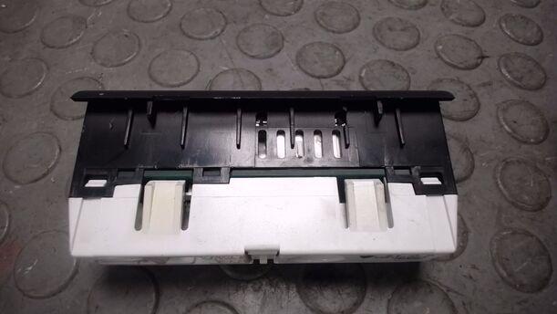 Foto: UHR eines Ford Mondeo