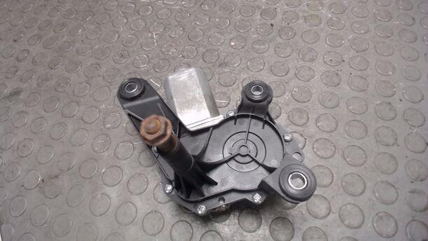 Foto: SCHEIBENWISCHERMOTOR HINTEN eines Opel Astra 2.0 Caravan