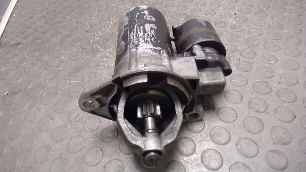 Foto: ANLASSER / STARTER BOSCH eines Opel Astra 2.0 Caravan