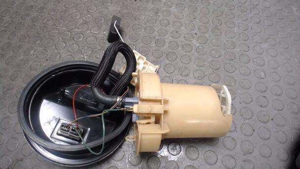 Foto: KRAFTSTOFFPUMPE eines Opel Astra 2.0 Caravan