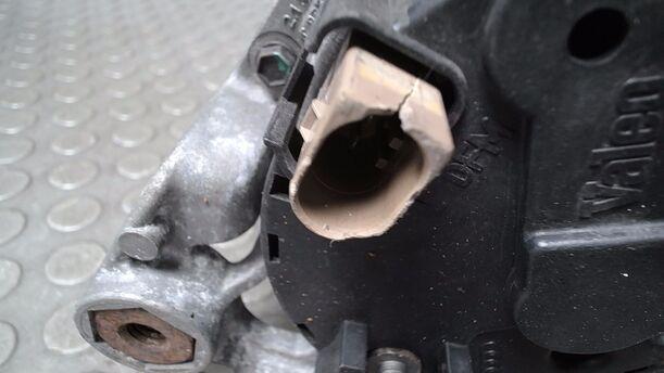 Foto: LICHTMASCHINE ( 90A / ZUBEHÖR ) eines VW Passat Variant 2.0