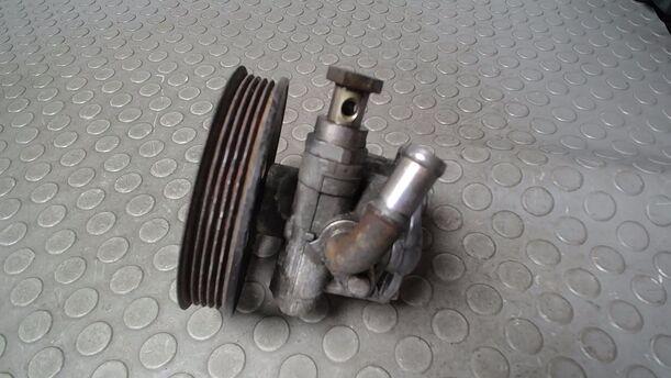 Foto: PUMPE SERVOLENKUNG/ SERVOPUMPE eines VW Passat Variant 2.0