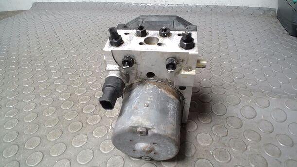 Foto: HAUPTBREMSAGGREGAT ABS eines VW Passat Variant 2.0