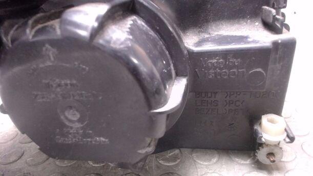 Foto: SCHEINWERFER LINKS eines Ford Fiesta 1.4