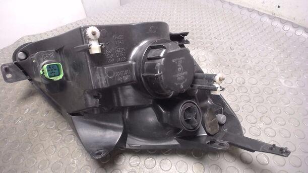 Foto: SCHEINWERFER LINKS eines Ford Fiesta 1.4