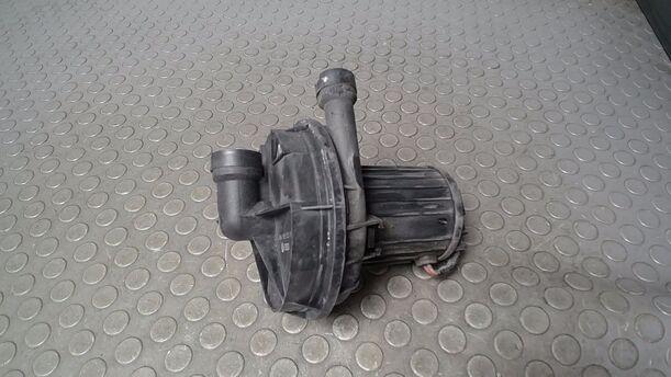 Foto: SEKUNDÄRPUMPE/ LUFTPUMPE eines VW Passat Variant 2.0