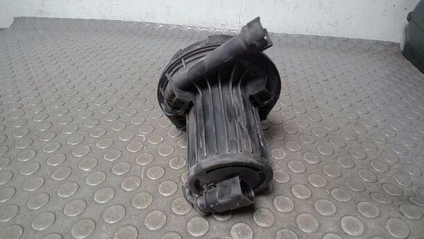 Foto: SEKUNDÄRPUMPE/ LUFTPUMPE eines VW Passat Variant 2.0