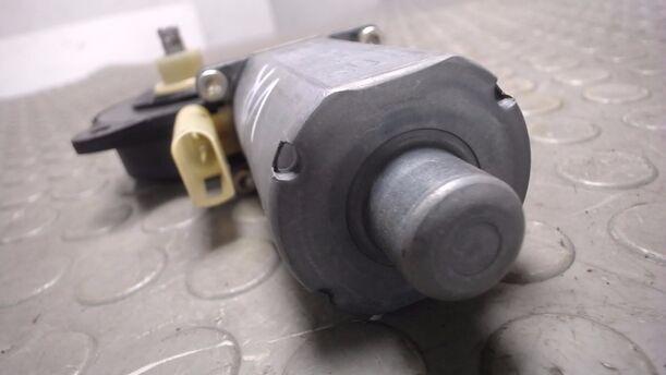 Foto: FENSTERHEBERMOTOR VORNE RECHTS eines Ford Fiesta 1.4