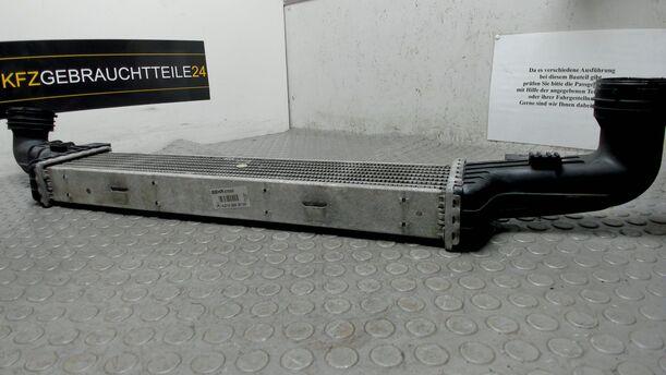 Foto: LADELUFTKÜHLER eines Mercedes-Benz E 200 T Kompressor