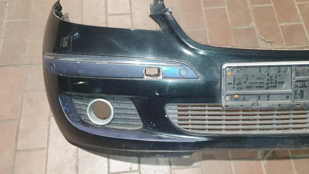 Foto: STOSSFÄNGER/ STOßSTANGE VORN eines Mercedes-Benz A 180 CDI