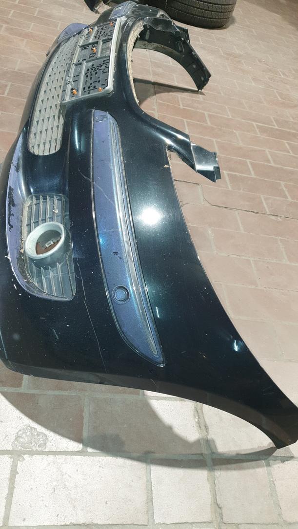 Foto: STOSSFÄNGER/ STOßSTANGE VORN eines Mercedes-Benz A 180 CDI