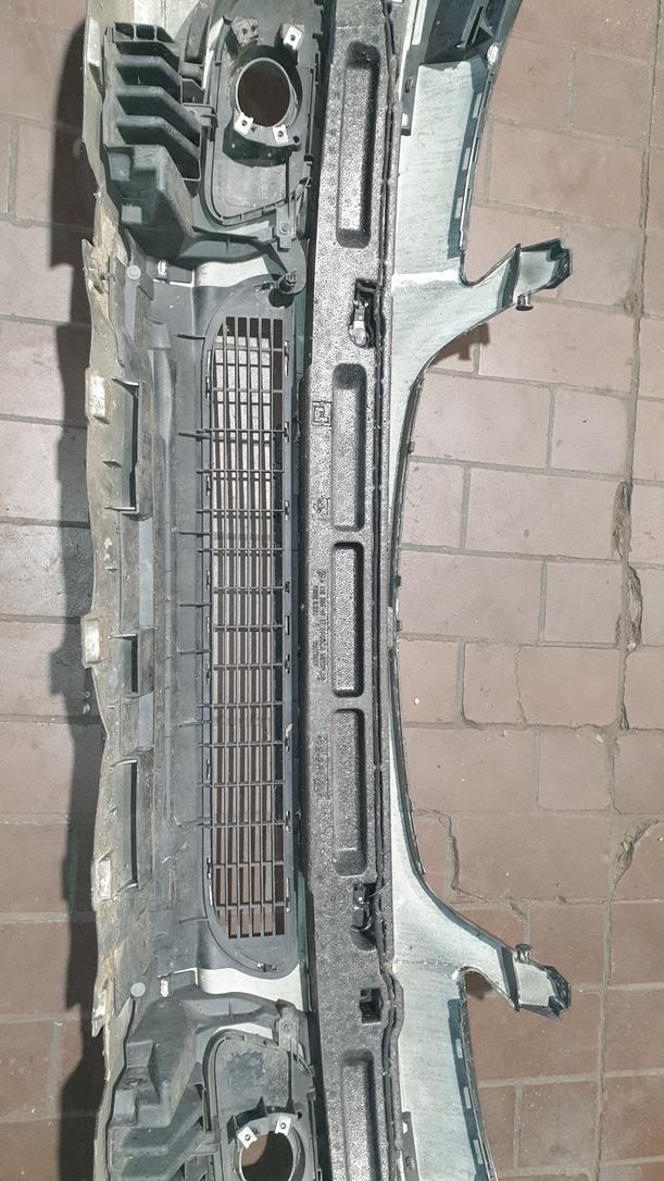 Foto: STOSSFÄNGER/ STOßSTANGE VORN eines Mercedes-Benz A 180 CDI