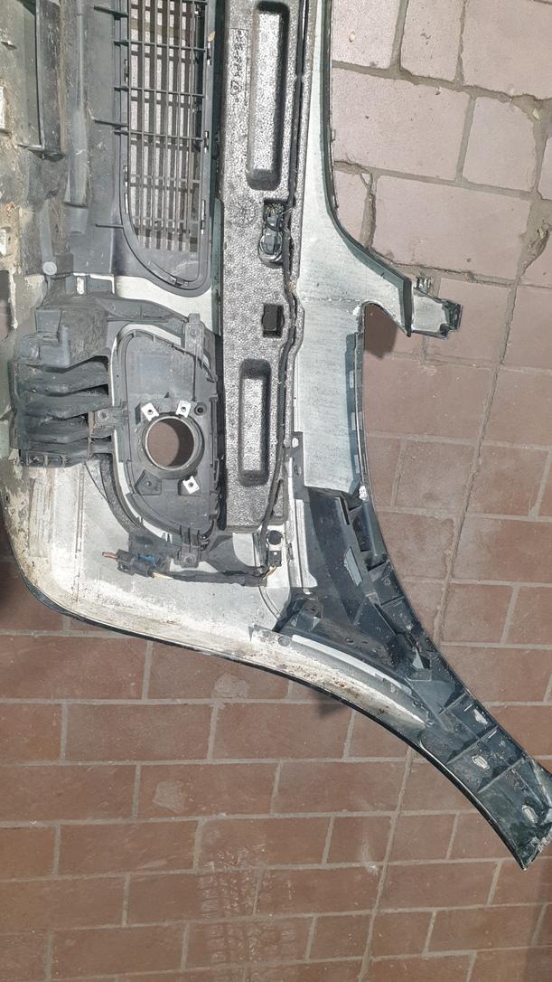 Foto: STOSSFÄNGER/ STOßSTANGE VORN eines Mercedes-Benz A 180 CDI