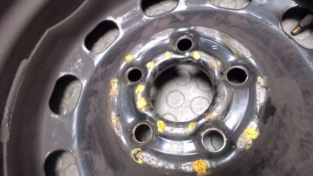 Foto: STAHLFELGE 6X15 ET38 eines VW Golf 1.4