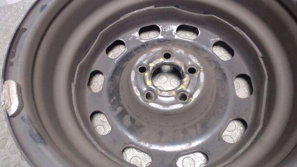 Foto: STAHLFELGE 6X15 ET38 eines VW Golf 1.4