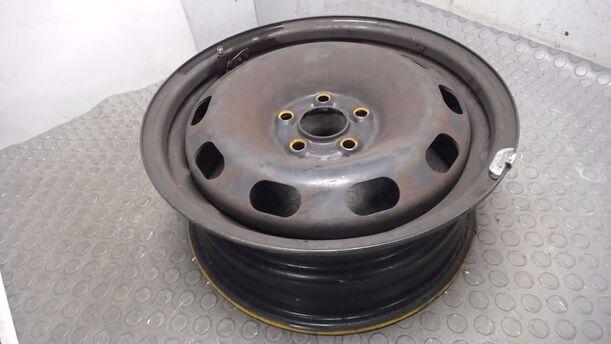 Foto: STAHLFELGE 6X15 ET38 eines VW Golf 1.4