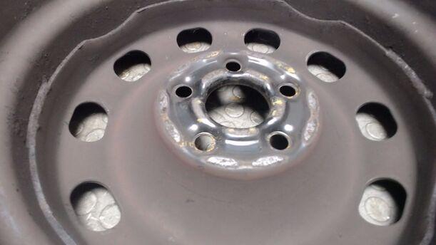 Foto: STAHLFELGE 6X14 ET38 eines VW Golf 1.6