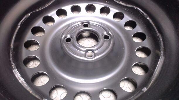 Foto: STAHLFELGE 6X15 ET49 ( UNBENUTZT ) eines Opel Astra 1.7 DTI