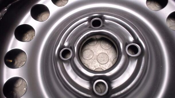 Foto: STAHLFELGE 6X15 ET49 ( UNBENUTZT ) eines Opel Astra 1.7 DTI