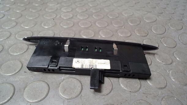 Foto: PARKTRONIC SENSOR/ PDC ANZEIGE eines Mercedes-Benz A 180 CDI