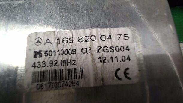 Foto: ANTENNENVERSTÄRKER eines Mercedes-Benz A 180 CDI