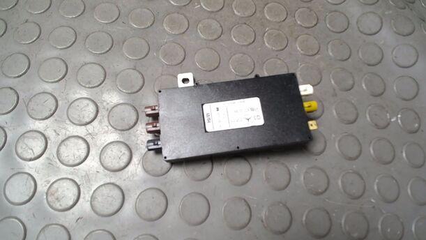 Foto: STEUERGERÄT ANTENNE/ ANTENNENVERSTÄRKER eines Mercedes-Benz A 180 CDI