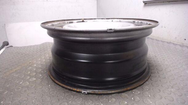 Foto: STAHLFELGE 6,5X16 ET33 eines VW Tiguan 2.0 TDI DPF 4Motion