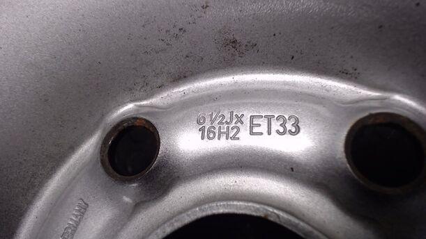 Foto: STAHLFELGE 6,5X16 ET33 eines VW Tiguan 2.0 TDI DPF 4Motion