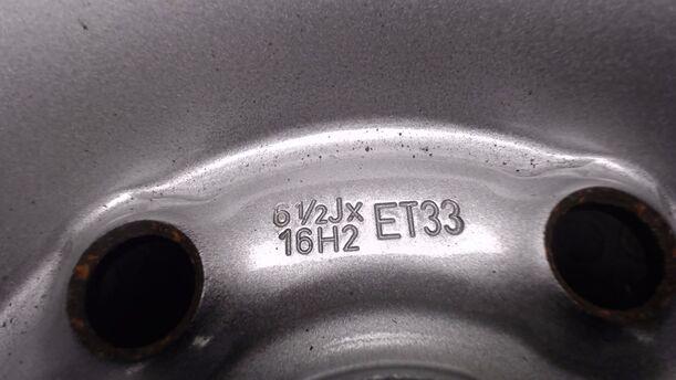 Foto: STAHLFELGE 6,5X16 ET33 eines VW Tiguan 2.0 TDI DPF 4Motion