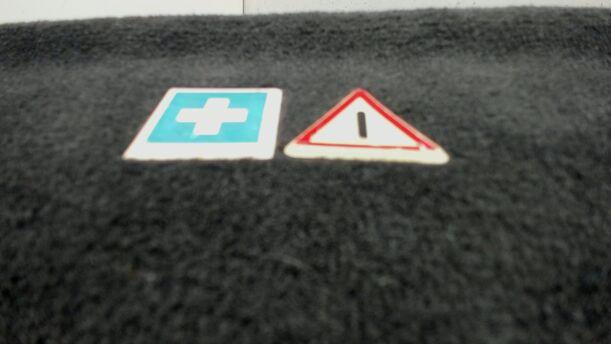Foto: VERKLEIDUNG LADERAUM RECHTS eines Mercedes-Benz E 200 T Kompressor