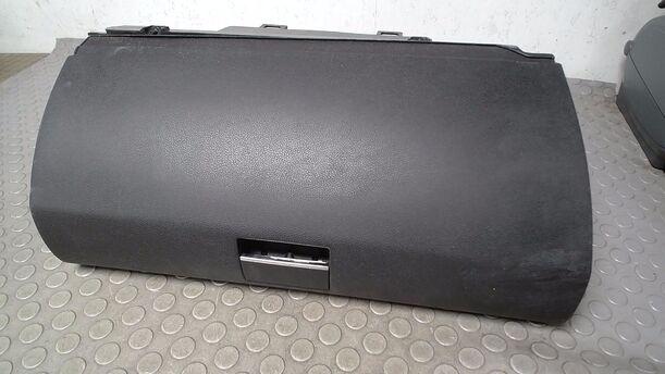 Foto: HANDSCHUHFACH eines Mercedes-Benz A 180 CDI