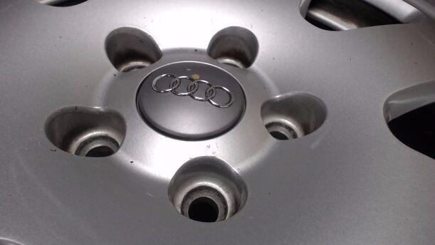 Foto: ALUFELGE 7X15 ET39 eines Audi A4 Avant 2.0