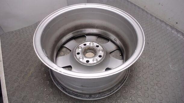 Foto: ALUFELGE 7X15 ET39 eines Audi A4 Avant 2.0