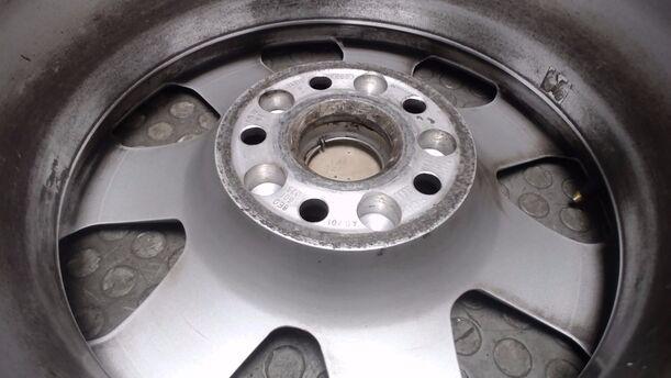 Foto: ALUFELGE 7X15 ET39 eines Audi A4 Avant 2.0