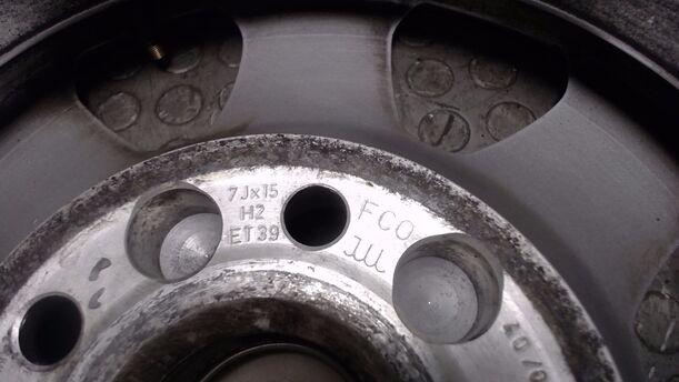 Foto: ALUFELGE 7X15 ET39 eines Audi A4 Avant 2.0