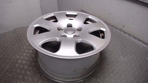 Foto: ALUFELGE 7X15 ET39 eines Audi A4 Avant 2.0