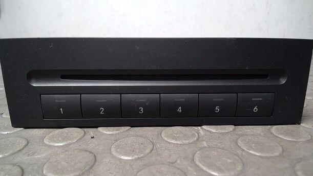 Foto: CD WECHSLER 6 FACH eines Mercedes-Benz A 180 CDI