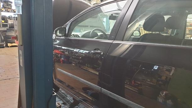 Foto: TÜR VORNE LINKS ( GOLF PLUS ) eines VW Golf Plus 1.4