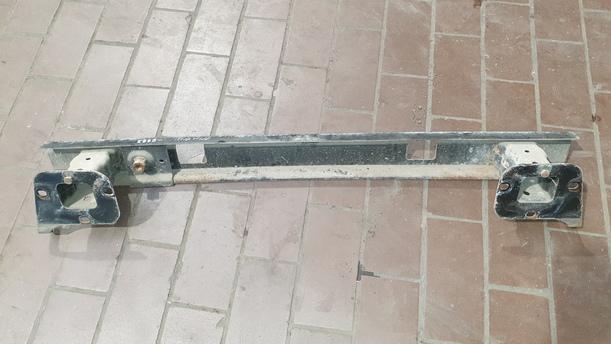Foto: VERSTÄRKUNG HINTEN eines Peugeot Expert L1H1