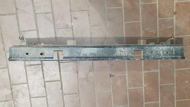 Foto: VERSTÄRKUNG HINTEN eines Peugeot Expert L1H1