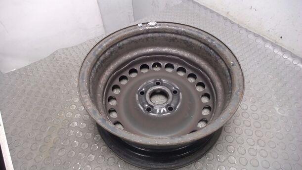 Foto: STAHLFELGE 6X15 ET45 eines Audi A4 Avant 2.0