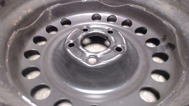 Foto: STAHLFELGE 6X15 ET49 eines Opel Astra 1.7 DTI