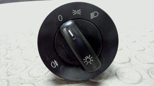 Foto: LICHTSCHALTER eines VW Golf Plus 1.4