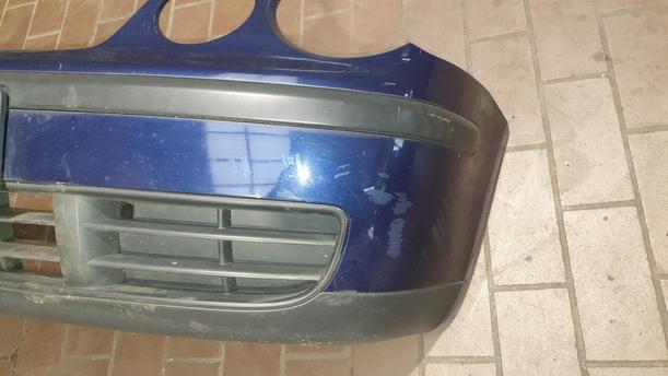 Foto: STOSSFÄNGER / STOSSSTANGE VORNE ( VOR FACELIFT ) eines VW Polo 1.2