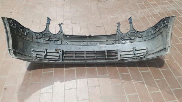Foto: STOSSFÄNGER / STOSSSTANGE VORNE ( VOR FACELIFT ) eines VW Polo 1.2