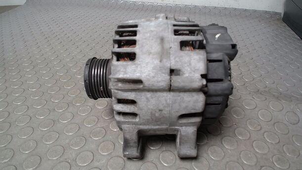 Foto: LICHTMASCHINE ( 150A ) eines Peugeot Expert L1H1