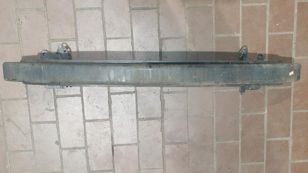 Foto: VERSTÄRKUNG VORNE eines VW Polo 1.2