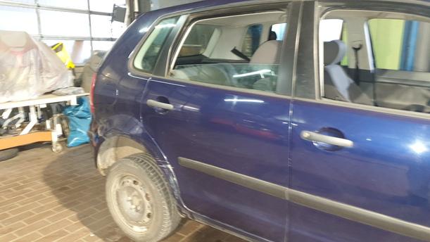 Foto: TÜR HINTEN RECHTS eines VW Polo 1.2