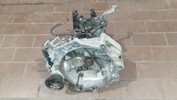 Foto: SCHALTGETRIEBE 5 GANG GDP eines VW Polo 1.2